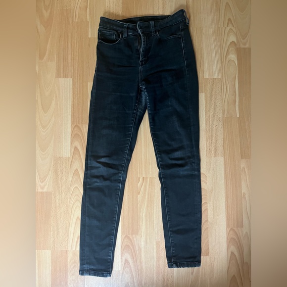 Uniqlo HeatTech Jeans - Picture 2 of 5